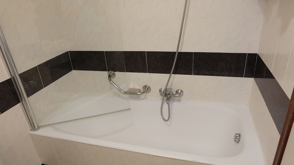 Kipriotis Maris Suites by Anayia All Inclusive Resorts — Hotel rooms in Psalidi, South Aegean