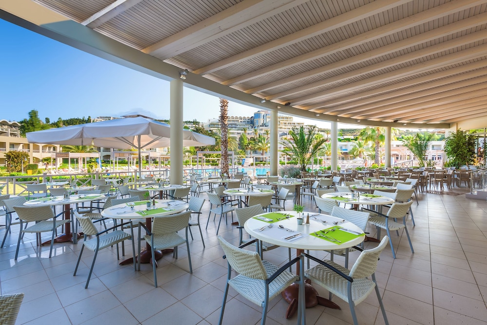 Kipriotis Maris Suites by Anayia All Inclusive Resorts — Restaurant & bars in Psalidi, South Aegean