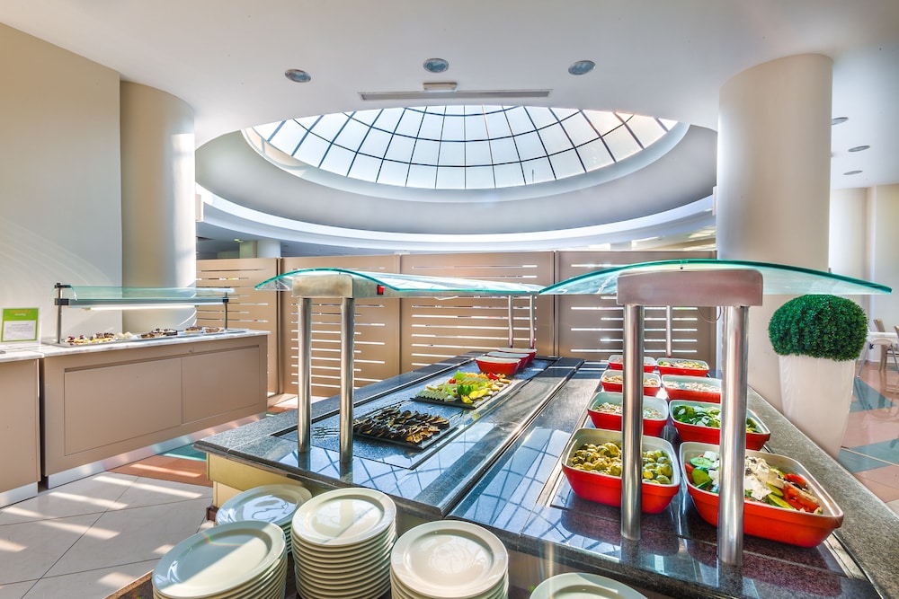 Kipriotis Maris Suites by Anayia All Inclusive Resorts — Restaurant & bars in Psalidi, South Aegean