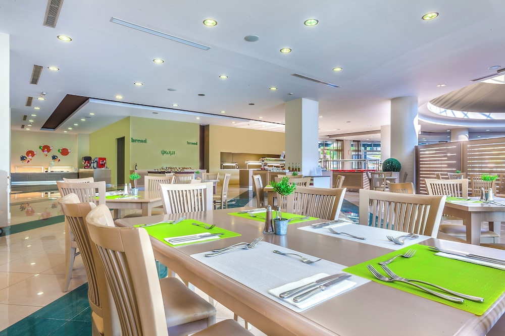 Kipriotis Maris Suites by Anayia All Inclusive Resorts — Restaurant & bars in Psalidi, South Aegean