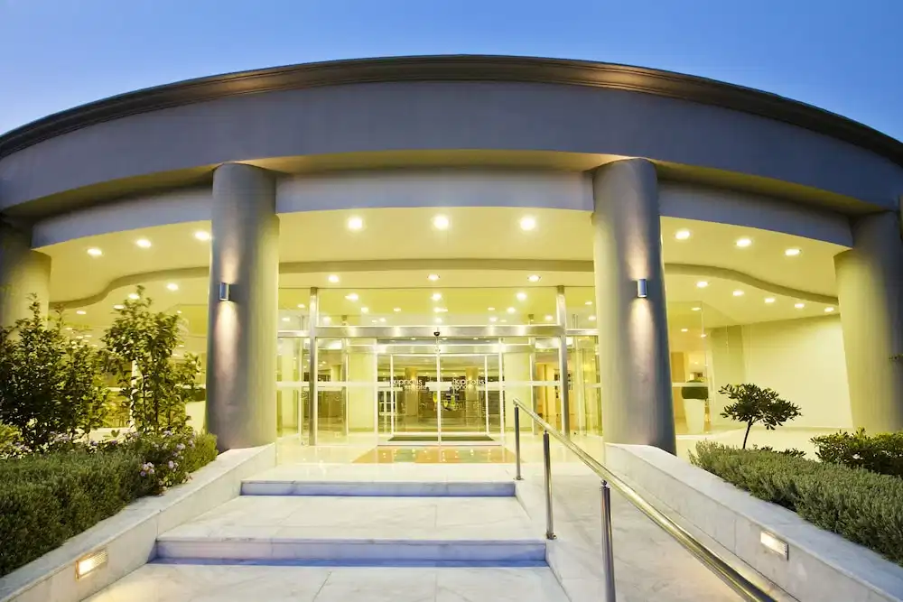 Kipriotis Maris Suites by Anayia All Inclusive Resorts — Hotel building in Psalidi, South Aegean