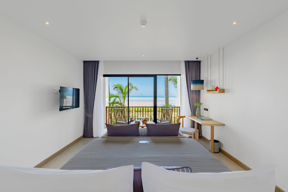 APSARA Beachfront Resort and Villa — Hotel rooms in Khao Lak, Phang Nga