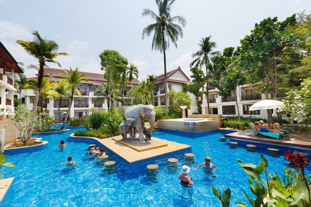 APSARA Beachfront Resort and Villa — Swimming pool in Khao Lak, Phang Nga