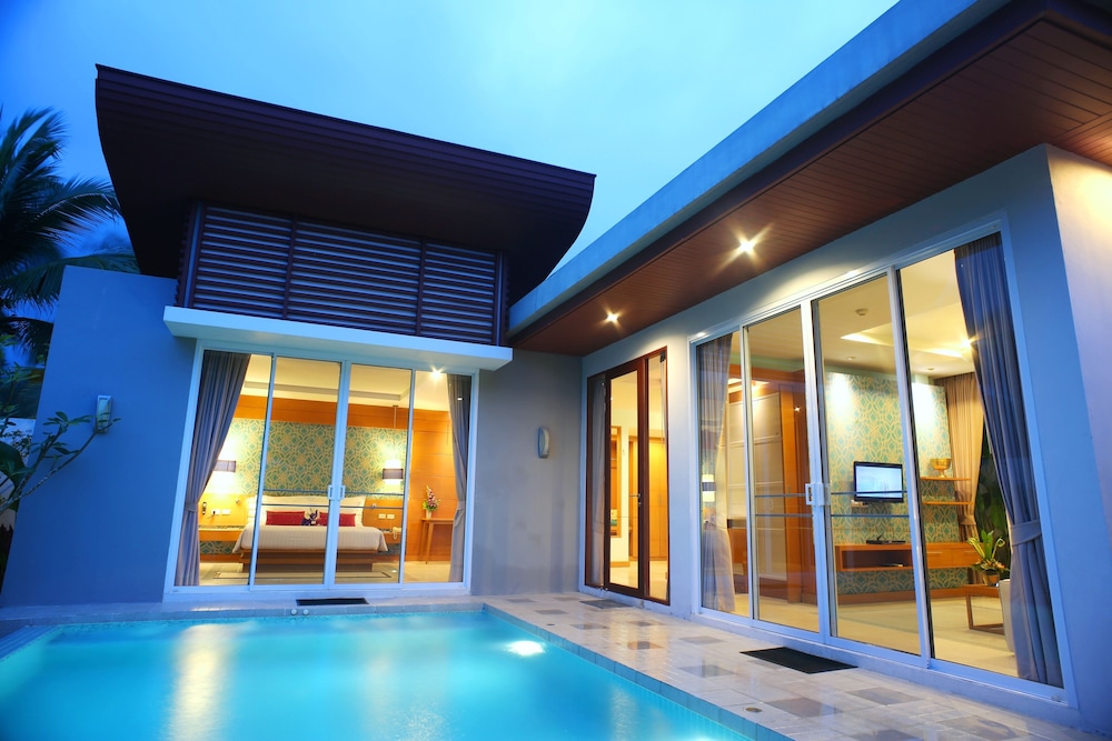 APSARA Beachfront Resort and Villa — Swimming pool in Khao Lak, Phang Nga