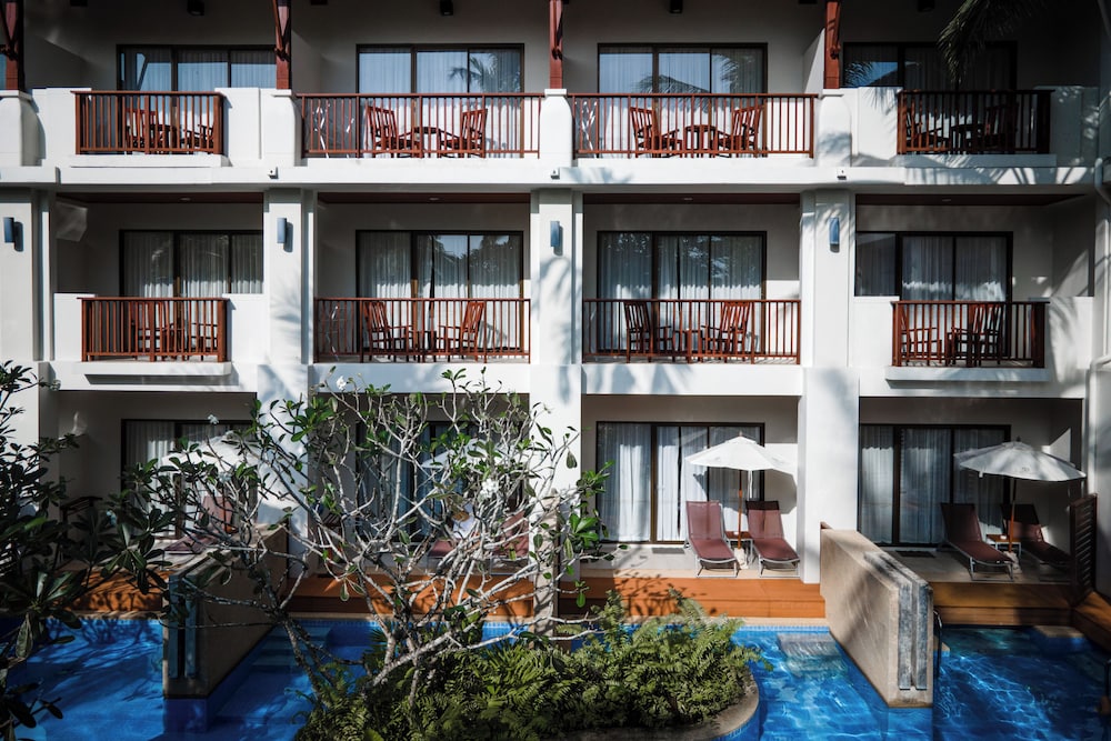 APSARA Beachfront Resort and Villa — Hotel building in Khao Lak, Phang Nga