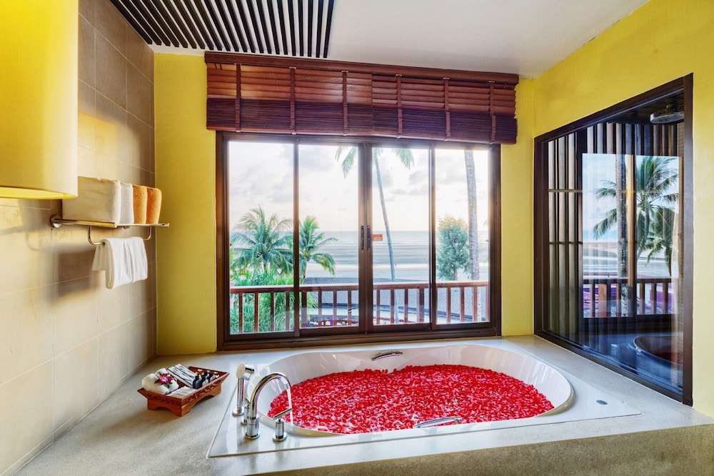 APSARA Beachfront Resort and Villa — Hotel rooms in Khao Lak, Phang Nga