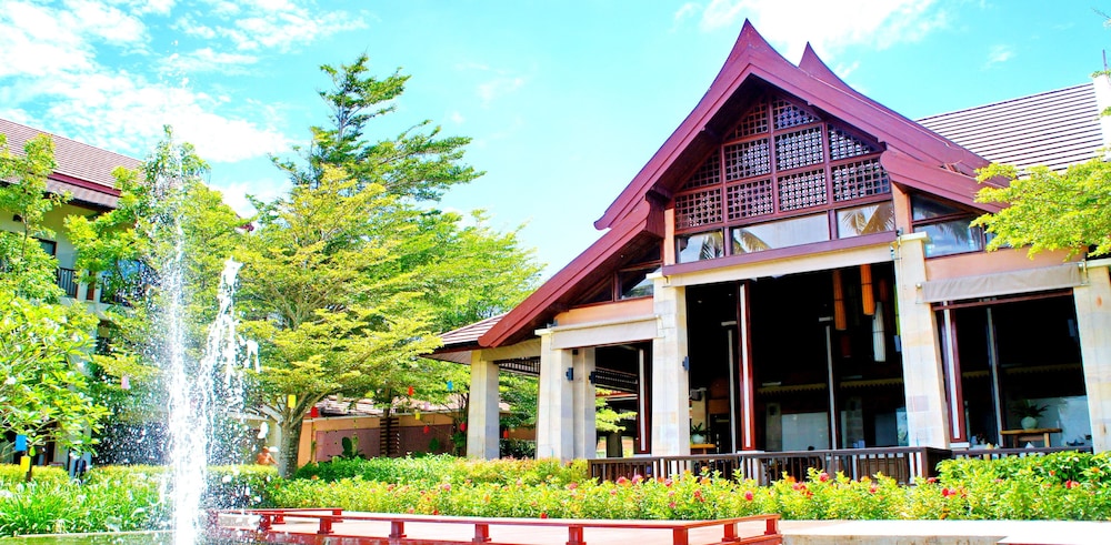 APSARA Beachfront Resort and Villa — Hotel building in Khao Lak, Phang Nga