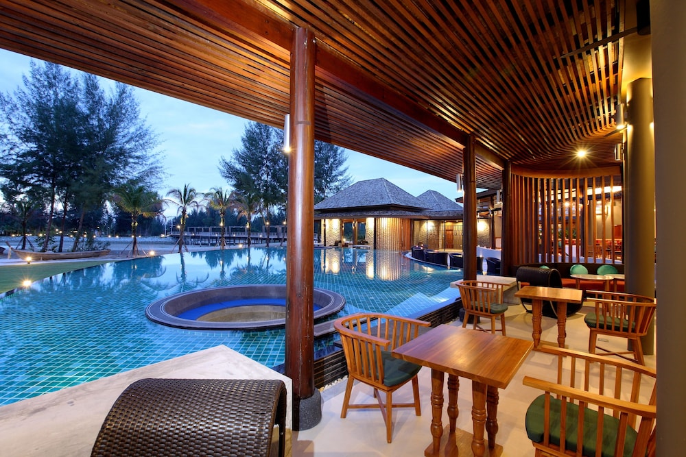 APSARA Beachfront Resort and Villa — Restaurant & bars in Khao Lak, Phang Nga