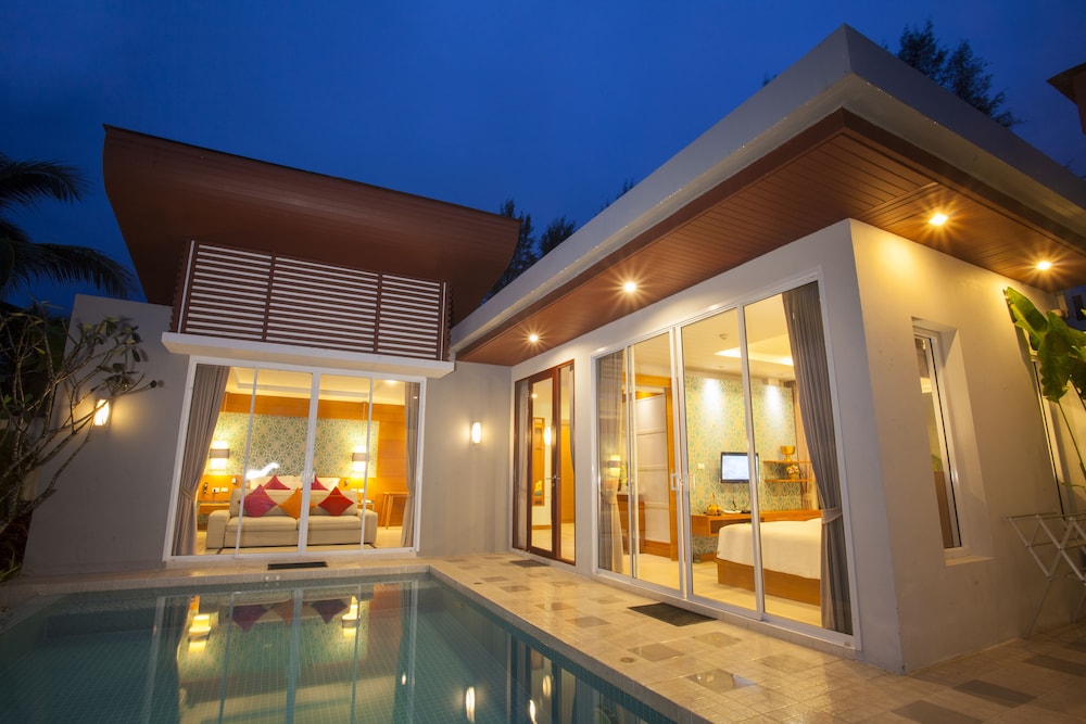 APSARA Beachfront Resort and Villa — Swimming pool in Khao Lak, Phang Nga