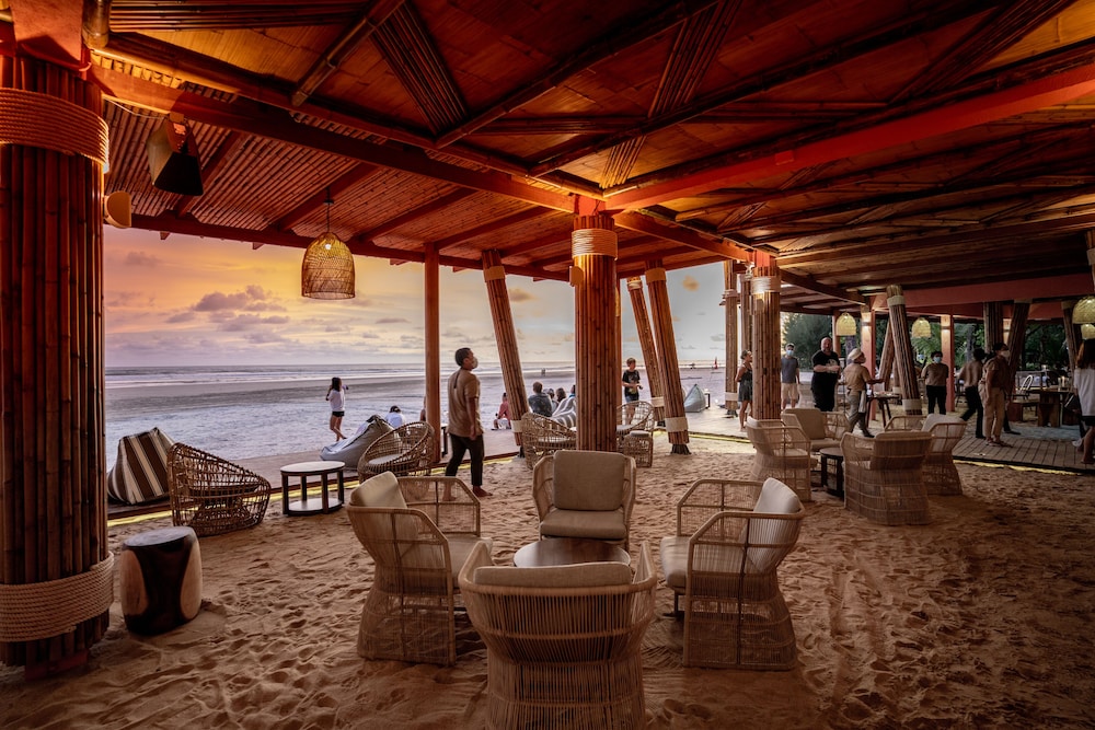 APSARA Beachfront Resort and Villa — Restaurant & bars in Khao Lak, Phang Nga