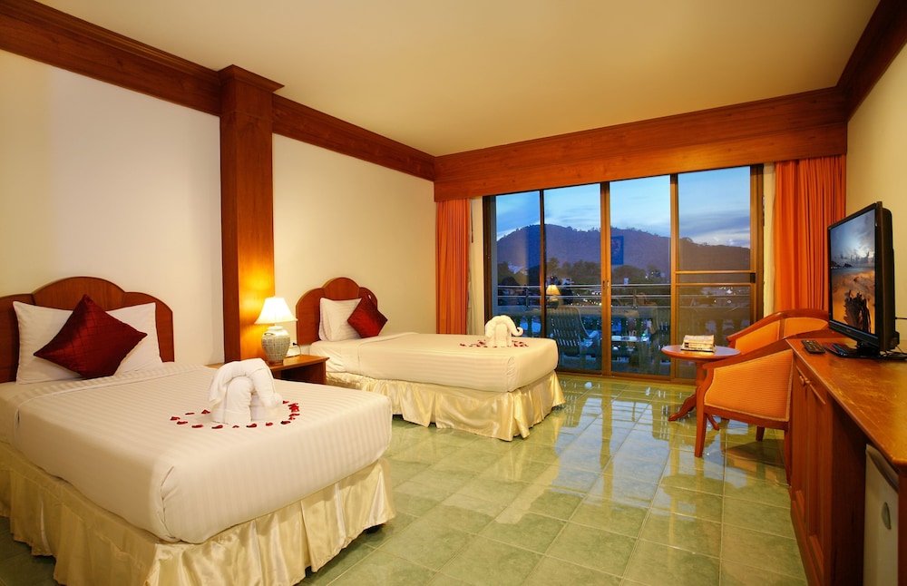 Jiraporn Hill Resort — Hotel rooms in Patong Beach, Phuket Province