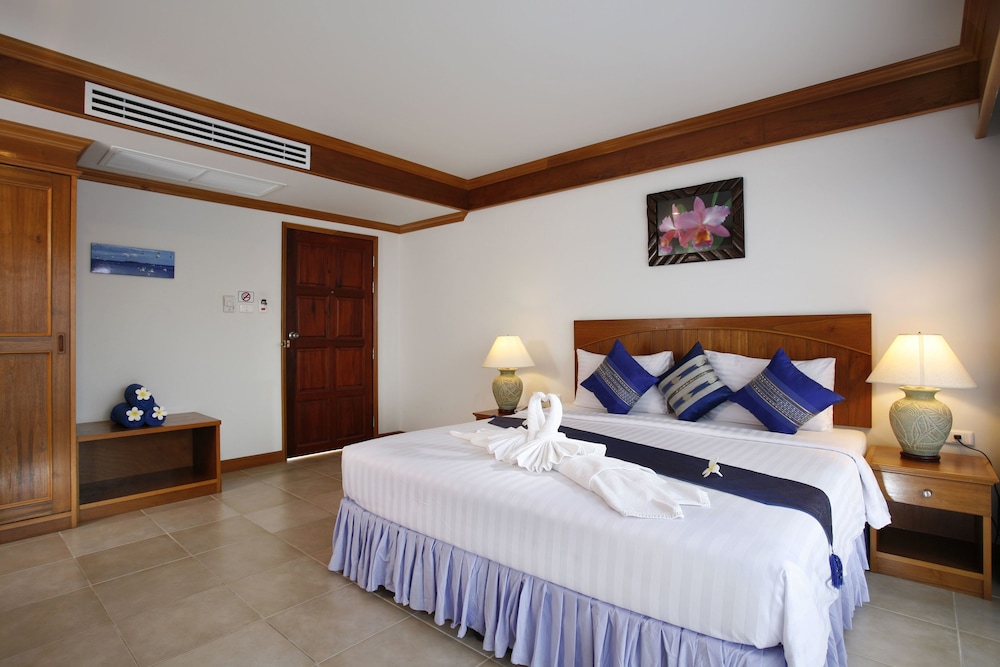 Jiraporn Hill Resort — Hotel rooms in Patong Beach, Phuket Province