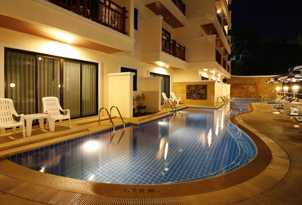 Jiraporn Hill Resort — Swimming pool in Patong Beach, Phuket Province