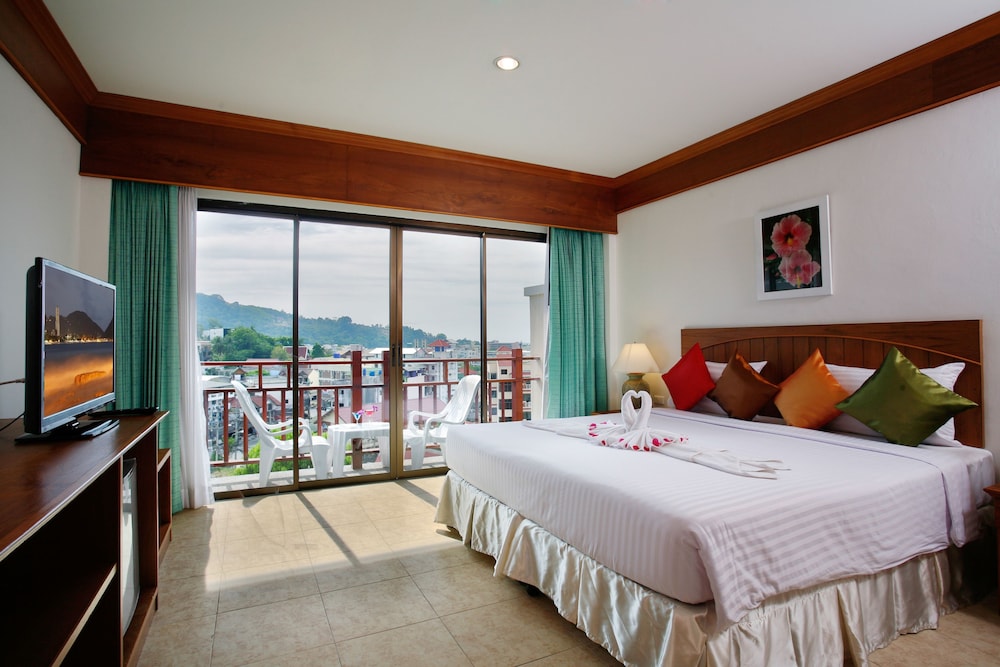 Jiraporn Hill Resort — Hotel rooms in Patong Beach, Phuket Province