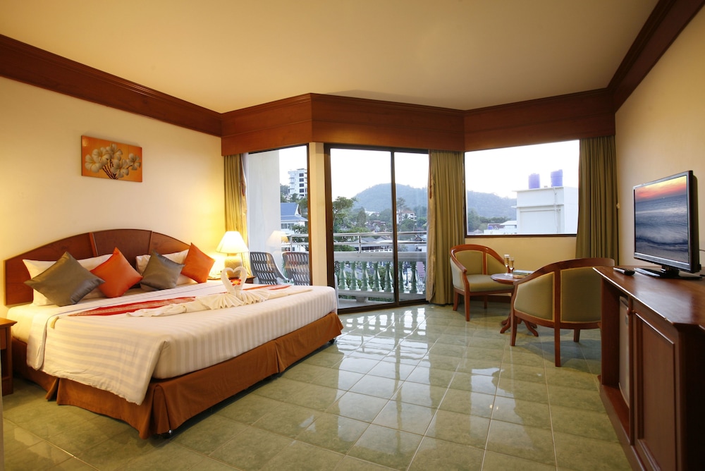Jiraporn Hill Resort — Hotel rooms in Patong Beach, Phuket Province