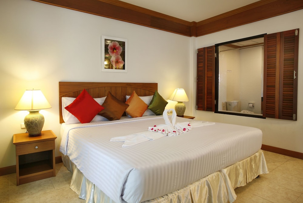 Jiraporn Hill Resort — Hotel rooms in Patong Beach, Phuket Province