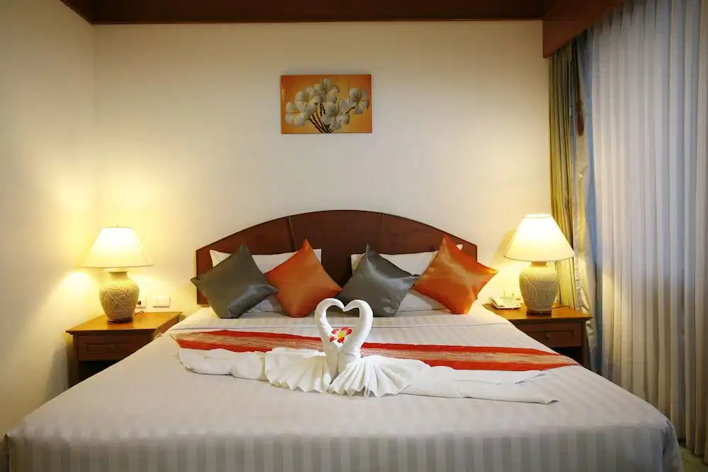 Jiraporn Hill Resort — Hotel rooms in Patong Beach, Phuket Province