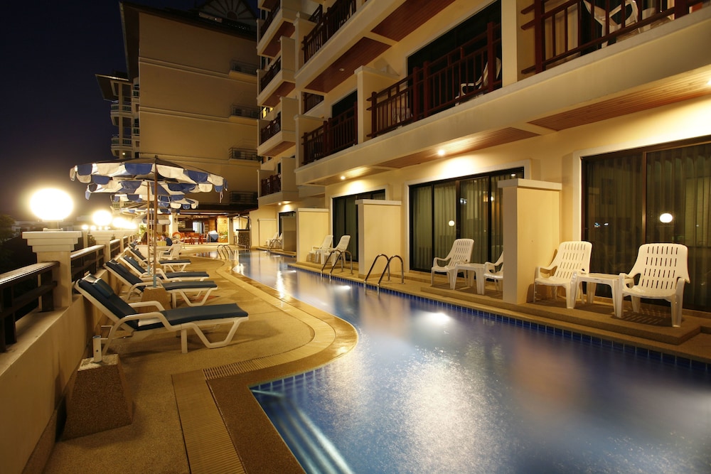 Jiraporn Hill Resort — Swimming pool in Patong Beach, Phuket Province