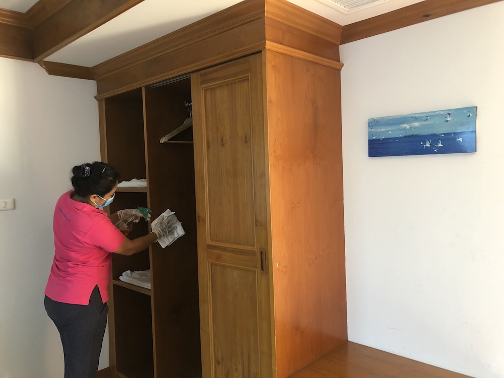 Jiraporn Hill Resort — Hotel rooms in Patong Beach, Phuket Province