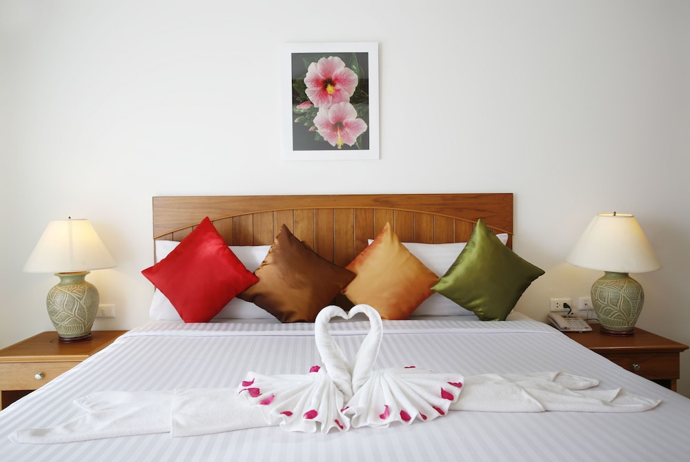 Jiraporn Hill Resort — Hotel rooms in Patong Beach, Phuket Province