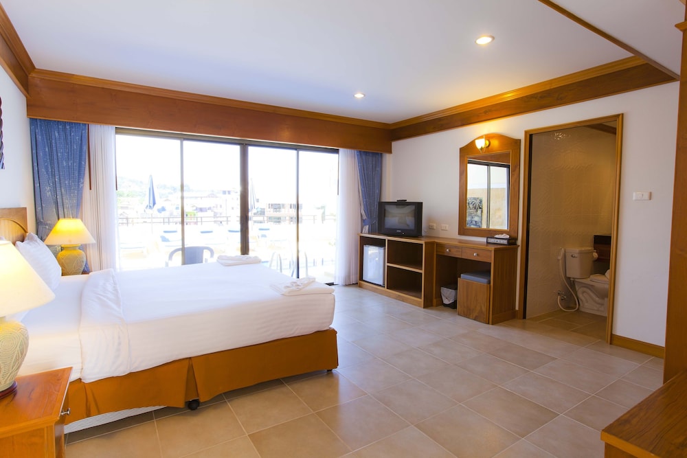 Jiraporn Hill Resort — Hotel rooms in Patong Beach, Phuket Province
