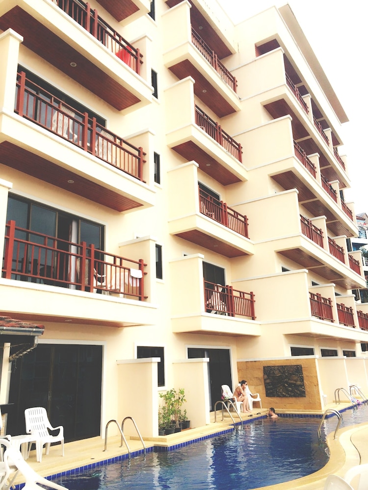 Jiraporn Hill Resort — Hotel building in Patong Beach, Phuket Province