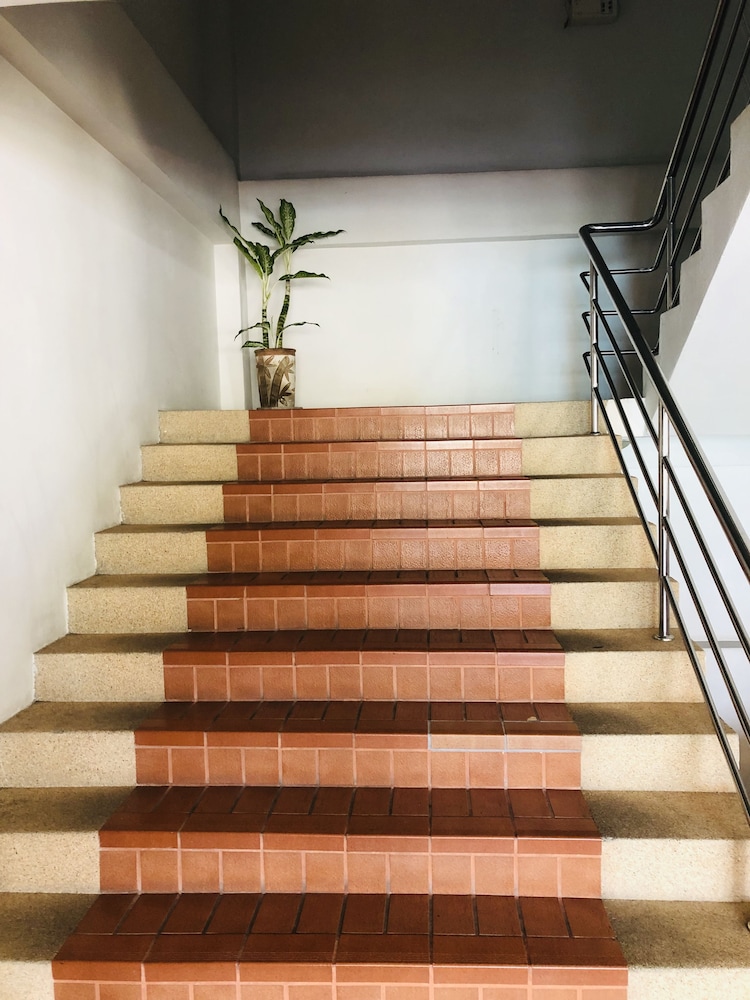 Jiraporn Hill Resort — Hotel building in Patong Beach, Phuket Province