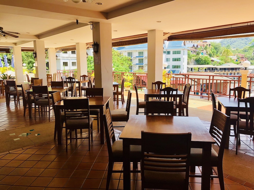 Jiraporn Hill Resort — Restaurant & bars in Patong Beach, Phuket Province