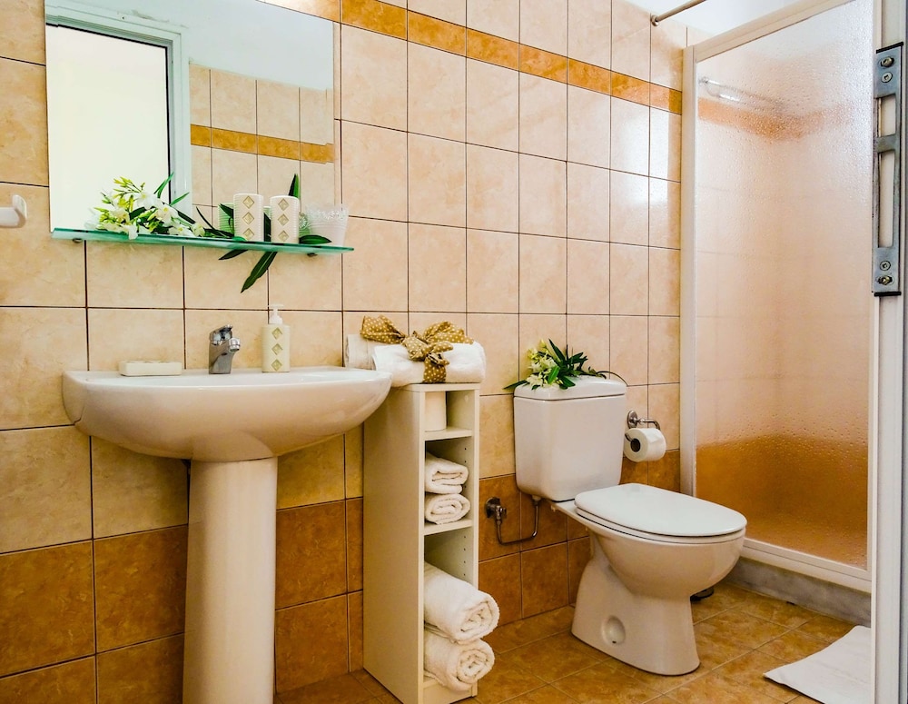 Tsambikos Apts — Hotel rooms in Faliraki, South Aegean