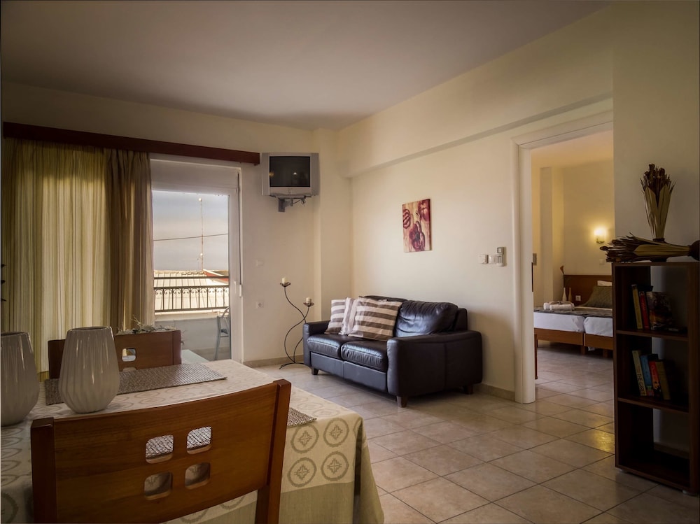 Tsambikos Apts — Hotel rooms in Faliraki, South Aegean
