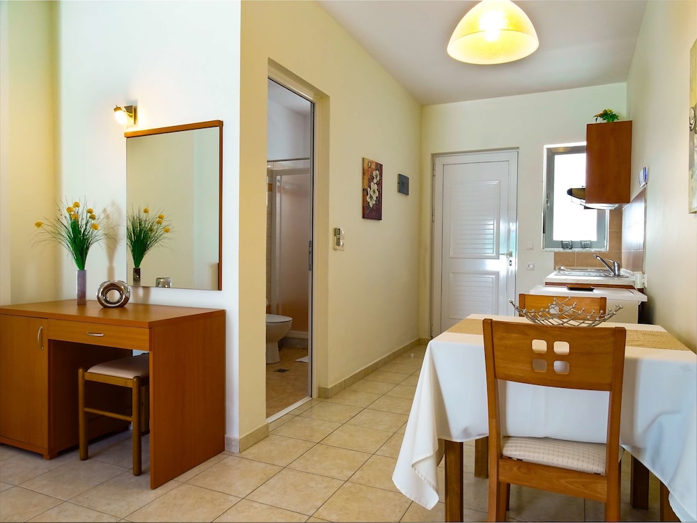 Tsambikos Apts — Hotel rooms in Faliraki, South Aegean