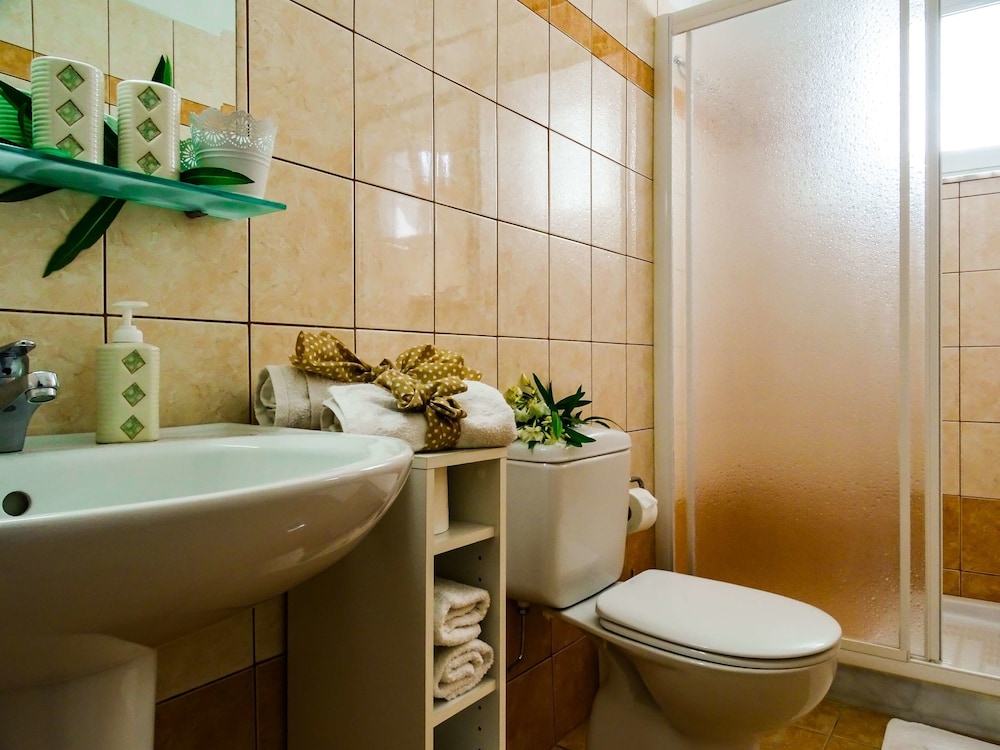 Tsambikos Apts — Hotel rooms in Faliraki, South Aegean