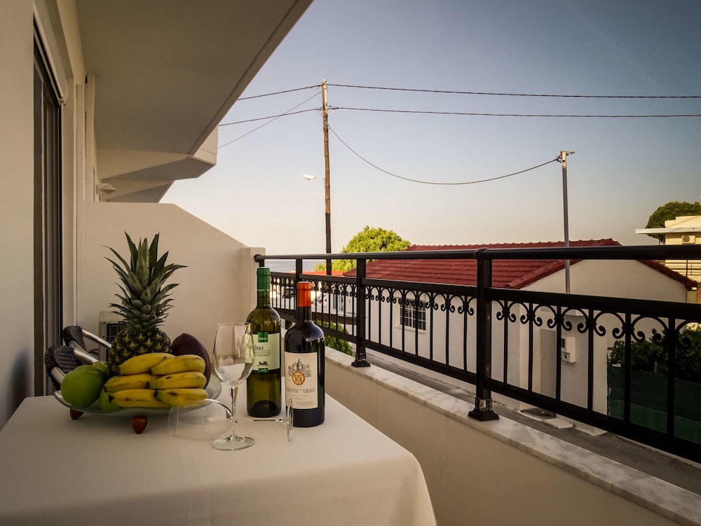 Tsambikos Apts — Hotel rooms in Faliraki, South Aegean