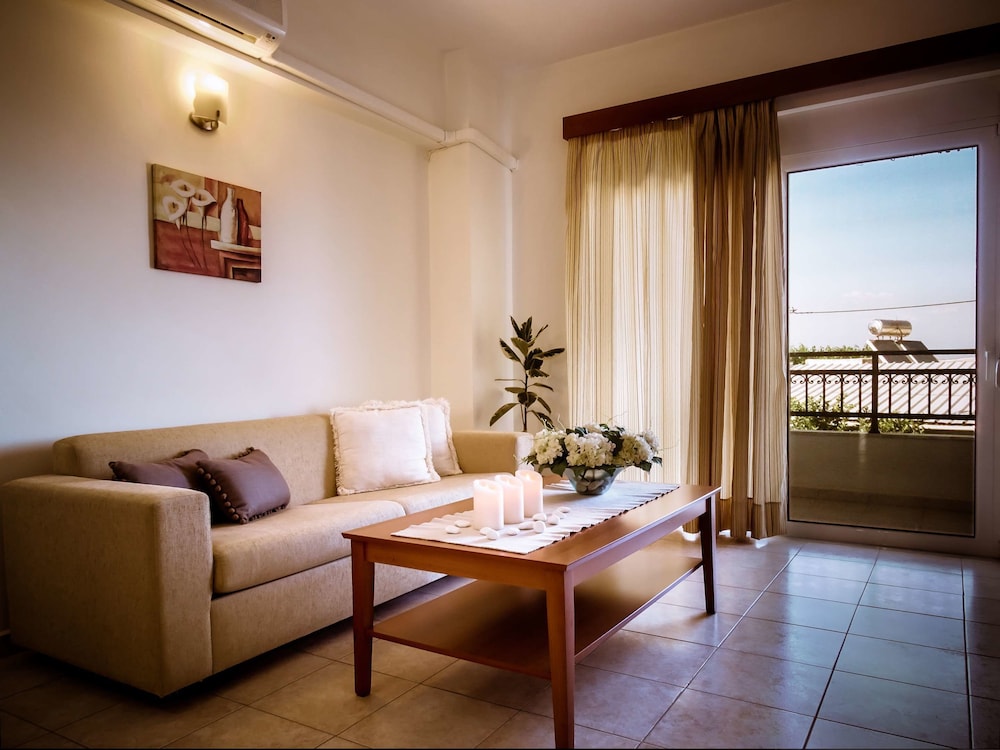 Tsambikos Apts — Hotel rooms in Faliraki, South Aegean