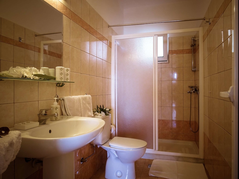 Tsambikos Apts — Hotel rooms in Faliraki, South Aegean