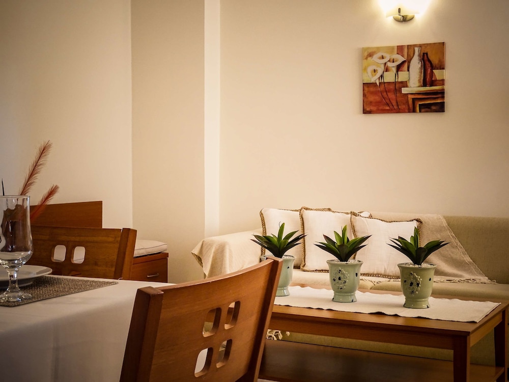 Tsambikos Apts — Hotel rooms in Faliraki, South Aegean