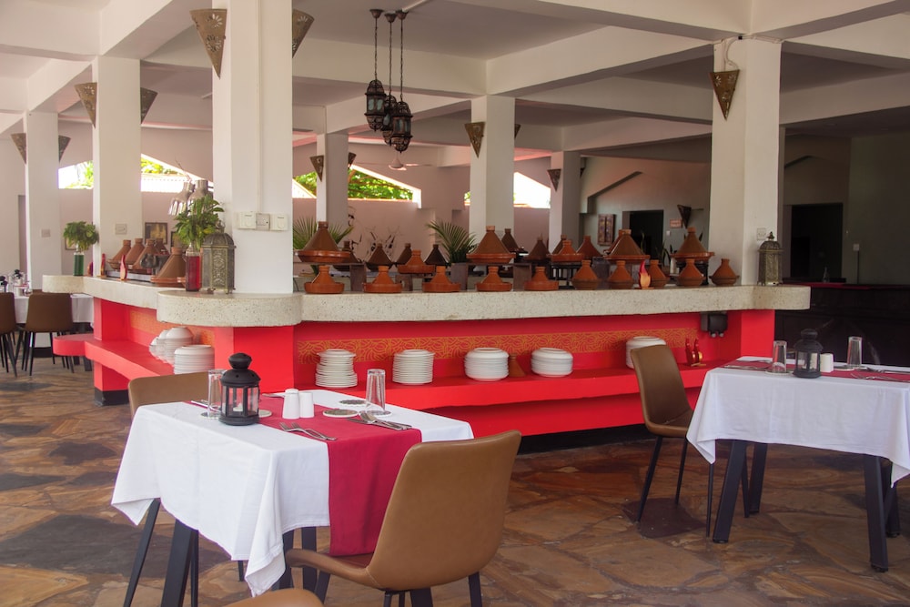 Paradise Beach Resort — Restaurant & bars in Uroa, Zanzibar South