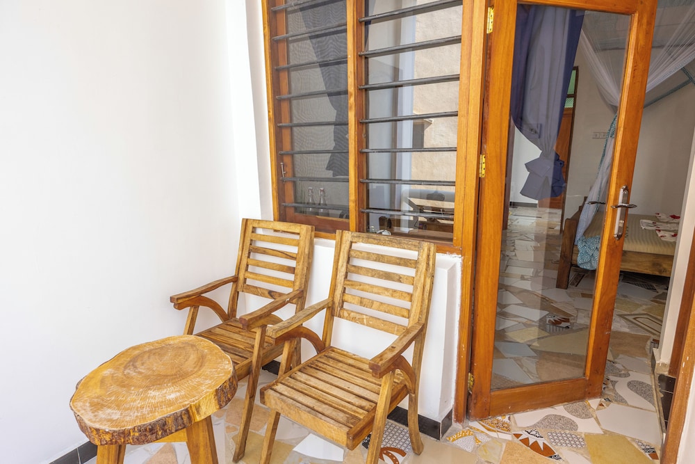 Paradise Beach Resort — Hotel rooms in Uroa, Zanzibar South
