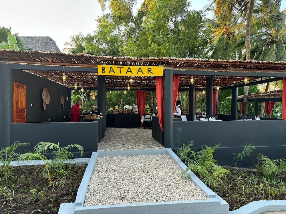 Paradise Beach Resort — Restaurant & bars in Uroa, Zanzibar South