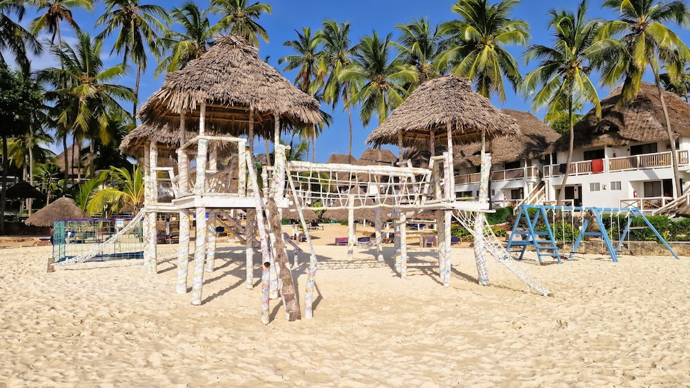 Paradise Beach Resort — Beach in Uroa, Zanzibar South