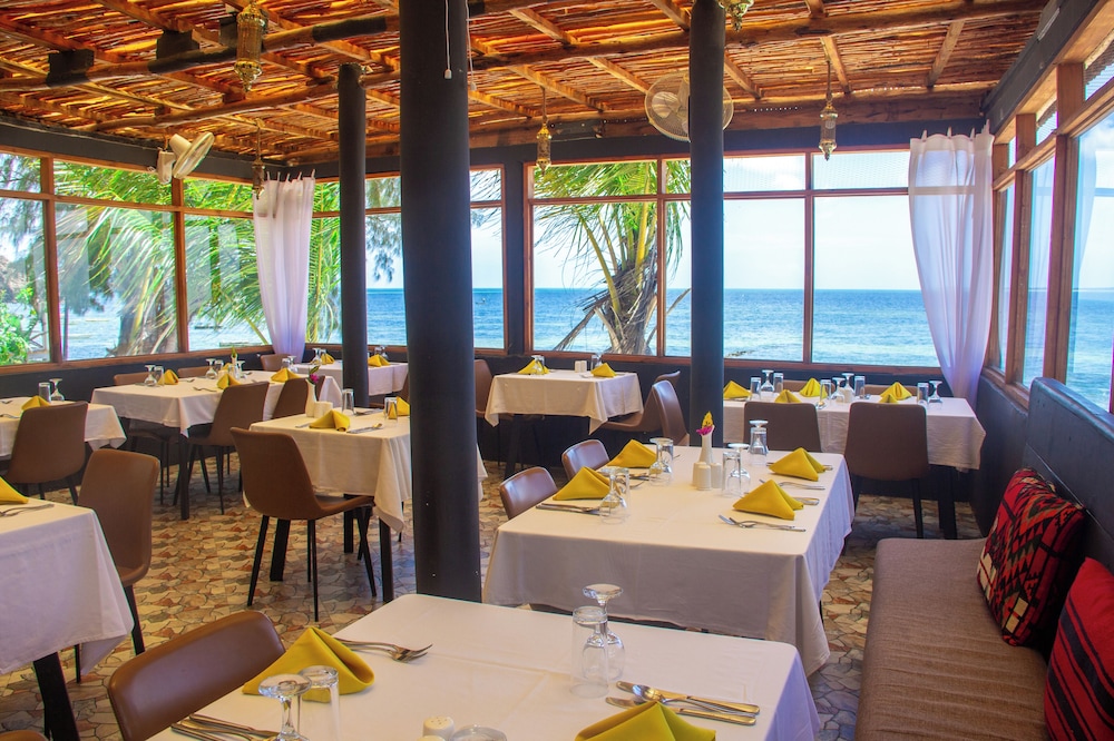 Paradise Beach Resort — Restaurant & bars in Uroa, Zanzibar South