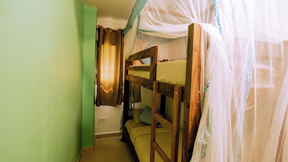 Paradise Beach Resort — Hotel rooms in Uroa, Zanzibar South