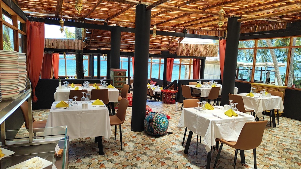Paradise Beach Resort — Restaurant & bars in Uroa, Zanzibar South