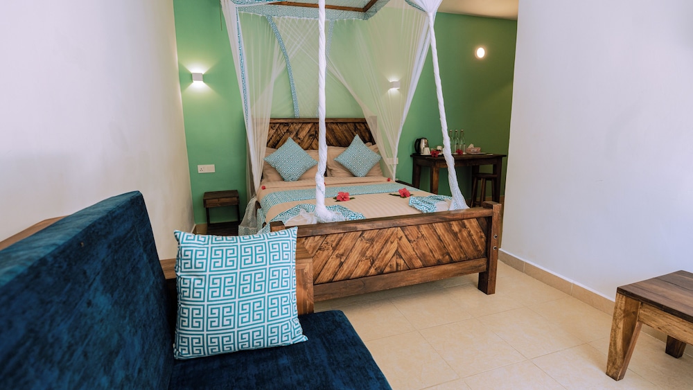 Paradise Beach Resort — Hotel rooms in Uroa, Zanzibar South