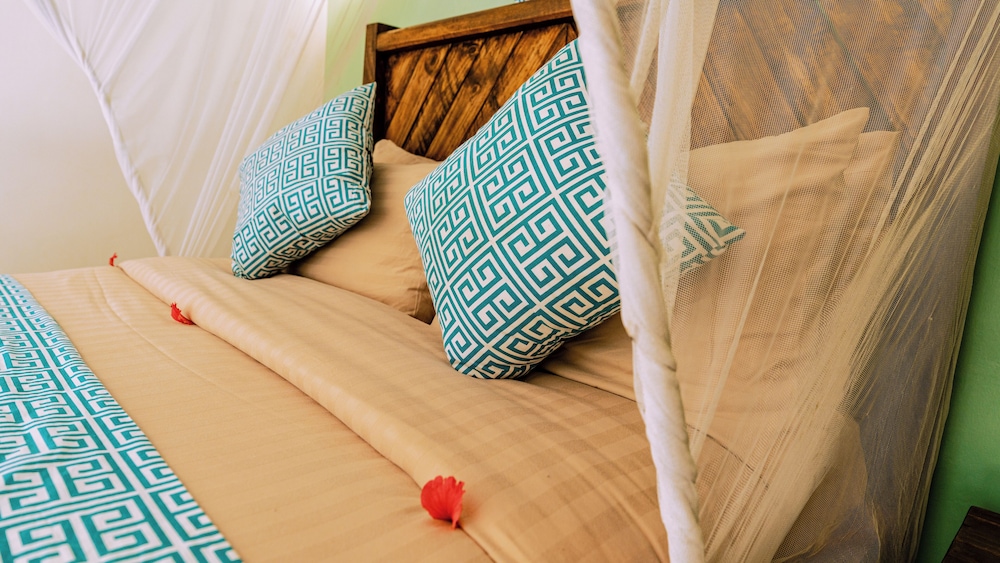 Paradise Beach Resort — Hotel rooms in Uroa, Zanzibar South