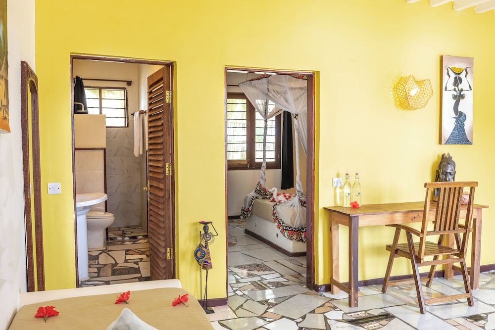 Paradise Beach Resort — Hotel rooms in Uroa, Zanzibar South