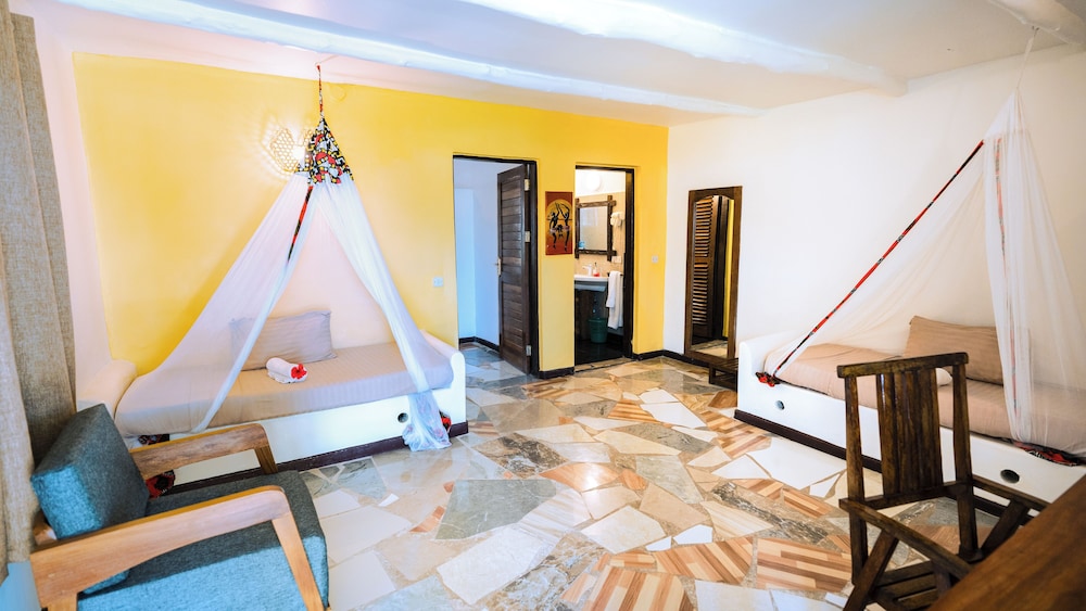 Paradise Beach Resort — Hotel rooms in Uroa, Zanzibar South
