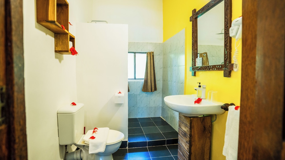 Paradise Beach Resort — Hotel rooms in Uroa, Zanzibar South