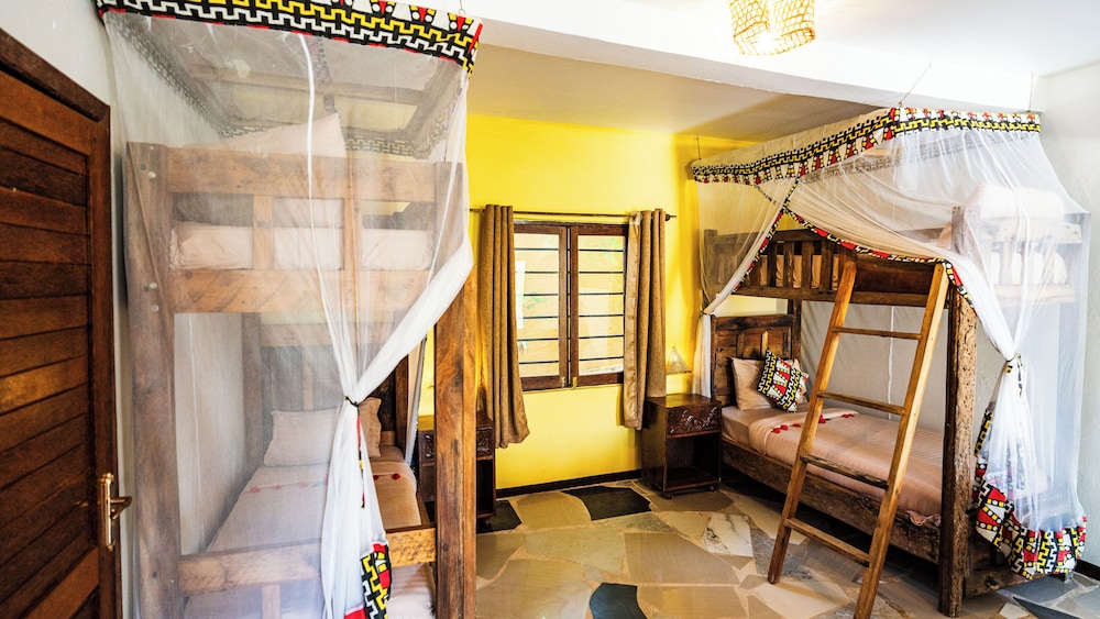 Paradise Beach Resort — Hotel rooms in Uroa, Zanzibar South
