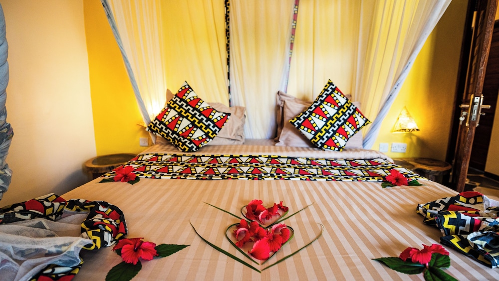 Paradise Beach Resort — Hotel rooms in Uroa, Zanzibar South